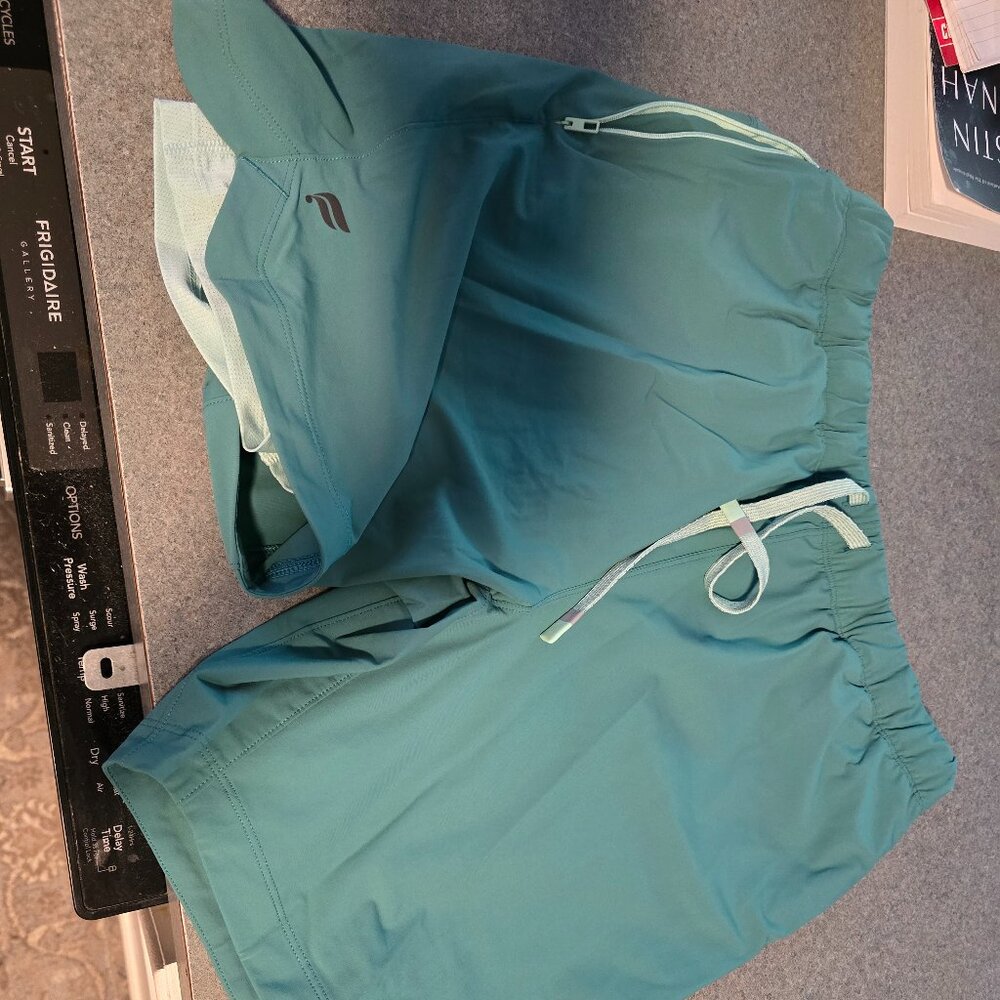 Fabletics mens sized medium shorts